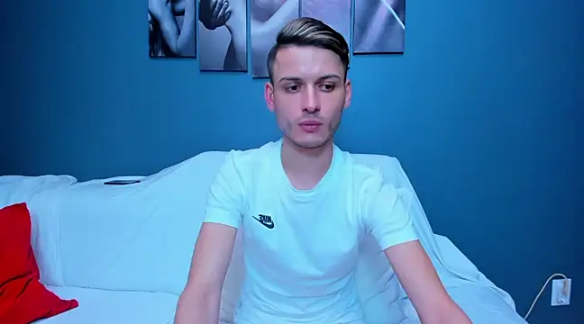 andboyfor6 online show from February 18, 2025, 5:09 am