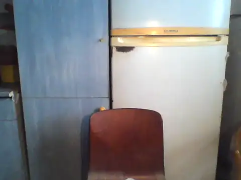 Snapshot of D_Marinna chatting on December 16, 2025, 9:03 am D Marinna online show from December 16, 2025, 9:03 am