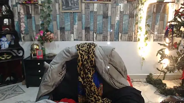 KarimaSarabe online show from December 5, 2025, 8:49 pm