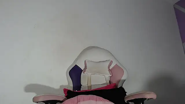 missleina-69 online show from March 12, 2025, 10:07 pm