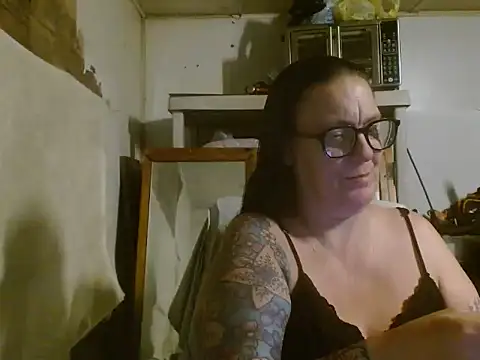 Snapshot of SimoneMoore chatting on March 24, 2026, 3:33 am SimoneMoore online show from March 24, 2026, 3:33 am