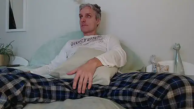 StrongBill online show from December 25, 2024, 2:45 pm