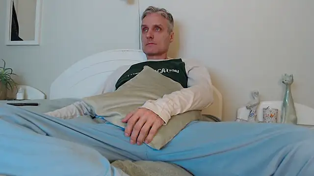 StrongBill online show from January 25, 2025, 3:09 pm