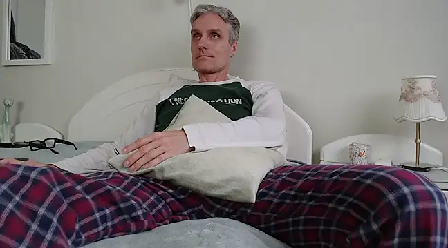 StrongBill online show from March 2, 2025, 2:54 pm