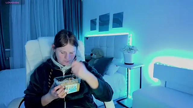 Kathlyn  Heath online show from February 12, 2025, 7:02 pm