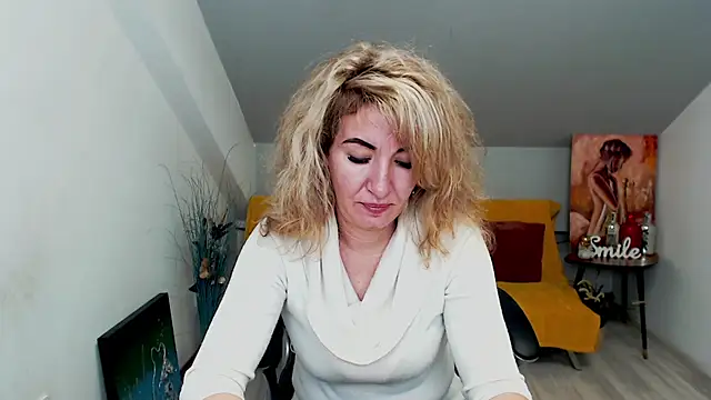 Cassandra Hotty online show from January 27, 2025, 3:15 am