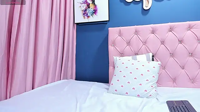 Snapshot of AngelitaWild_ chatting on February 28, 2025, 11:56 pm AngelitaWild online show from February 28, 2025, 11:56 pm