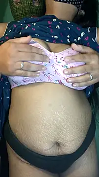 Snapshot of hotty_Sexy-couple chatting on January 21, 2025, 6:43 am hotty Sexy-couple online show from January 21, 2025, 6:43 am