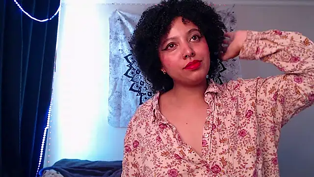 Snapshot of michell_bling1 chatting on December 15, 2024, 1:22 pm michell bling1 online show from December 15, 2024, 1:22 pm