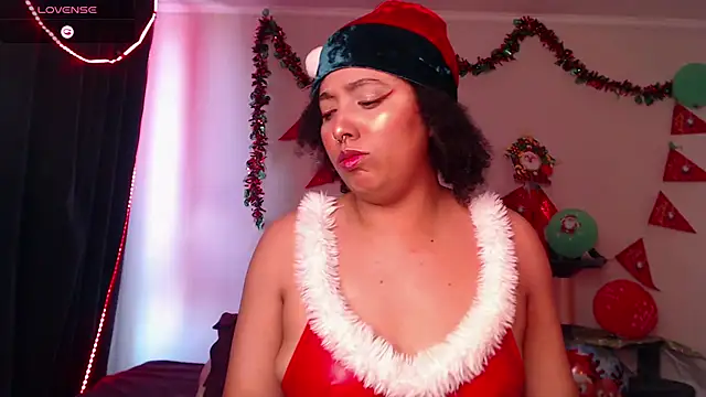 Snapshot of michell_bling1 chatting on December 24, 2024, 9:44 pm michell bling1 online show from December 24, 2024, 9:44 pm