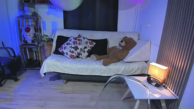 Cuttiealice online show from February 8, 2025, 11:24 pm