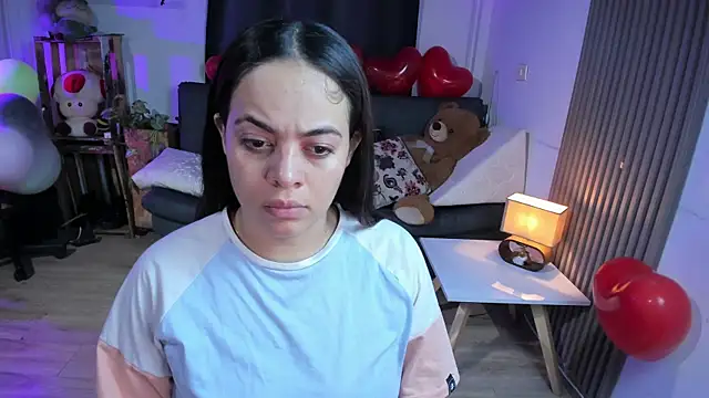 Cuttiealice online show from February 21, 2025, 3:43 pm