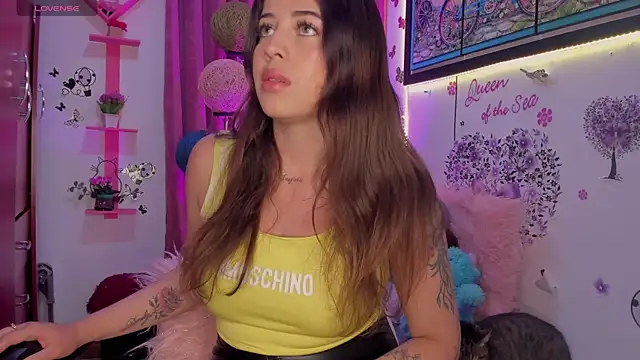 zoe kittylove online show from December 18, 2024, 4:20 am