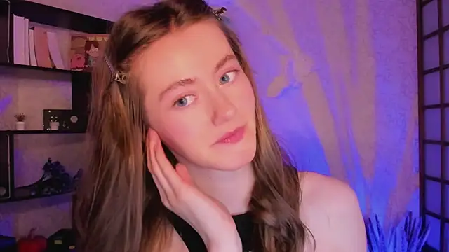 KateCuddle online show from December 9, 2024, 7:50 am