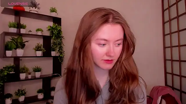 KateCuddle online show from April 15, 2026, 2:18 am