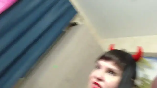 Snapshot of Aphelandra chatting on March 3, 2025, 8:00 pm Aphelandra online show from March 3, 2025, 8:00 pm