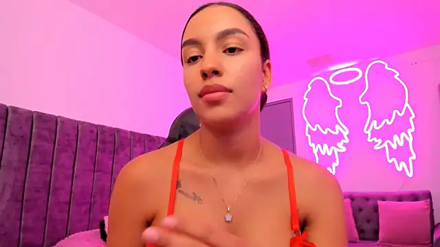 Snapshot of xiomara__cortes chatting on September 30, 2025, 12:48 am xiomara cortes online show from September 30, 2025, 12:48 am