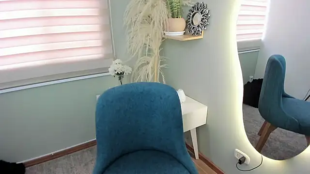 Snapshot of julieta_evans_ chatting on November 6, 2025, 9:48 pm julieta evans online show from November 6, 2025, 9:48 pm