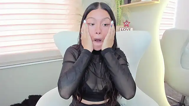 Snapshot of julieta_evans_ chatting on November 25, 2025, 9:48 pm julieta evans online show from November 25, 2025, 9:48 pm