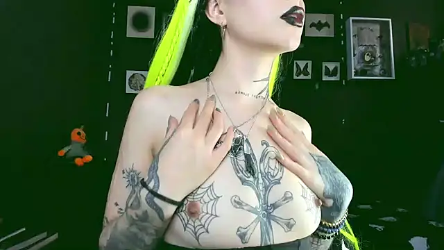 insania 9999  online show from February 11, 2025, 7:38 pm