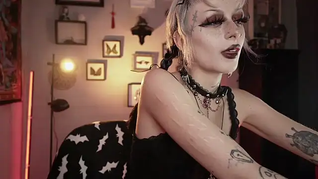 insania 9999  online show from March 10, 2026, 4:12 pm