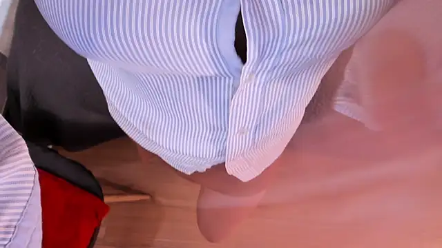 SaharaGarcia   online show from October 14, 2025, 6:42 pm