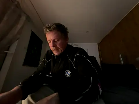 steveindahouse online show from September 23, 2025, 4:04 am