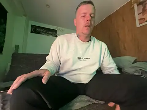 steveindahouse online show from October 17, 2025, 4:15 am