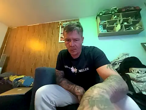 steveindahouse online show from November 7, 2025, 4:34 am