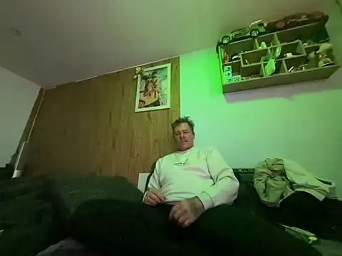 steveindahouse online show from December 3, 2025, 4:09 am