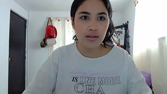 InocentHeaven1 online show from December 27, 2024, 12:34 pm