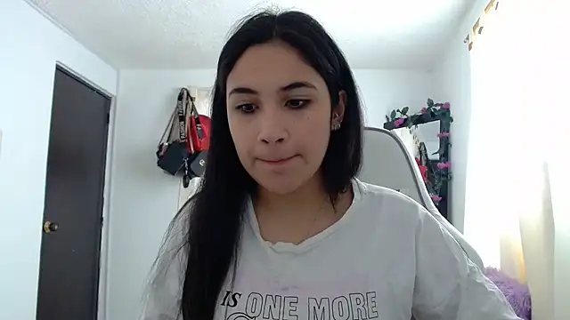 InocentHeaven1 online show from January 27, 2025, 1:19 pm