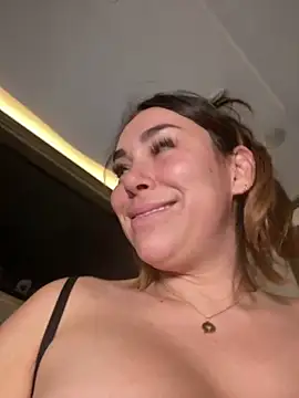 Snapshot of LeaGambit__ chatting on February 4, 2025, 4:26 am LeaGambit online show from February 4, 2025, 4:26 am