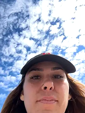 Snapshot of LeaGambit__ chatting on October 10, 2025, 7:13 pm LeaGambit online show from October 10, 2025, 7:13 pm