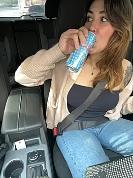 Snapshot of LeaGambit__ chatting on February 20, 2026, 4:29 pm LeaGambit online show from February 20, 2026, 4:29 pm