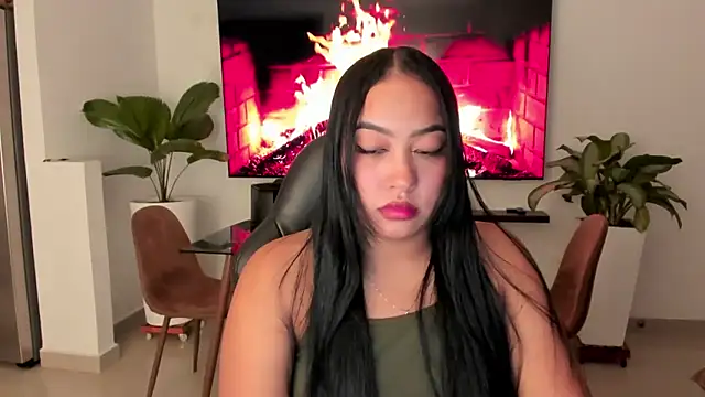 brunetenikole02 online show from April 21, 2026, 2:04 am