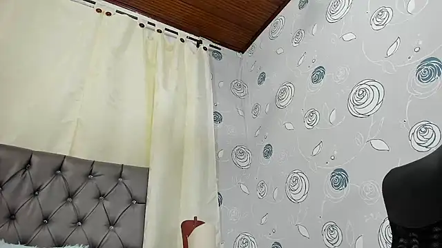 luna evaa online show from February 12, 2025, 5:37 pm