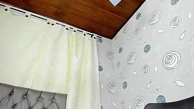 luna evaa online show from February 13, 2025, 5:33 pm