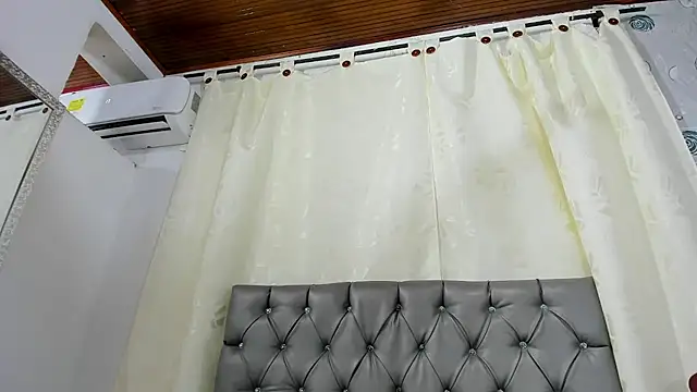 luna evaa online show from March 5, 2025, 5:50 pm