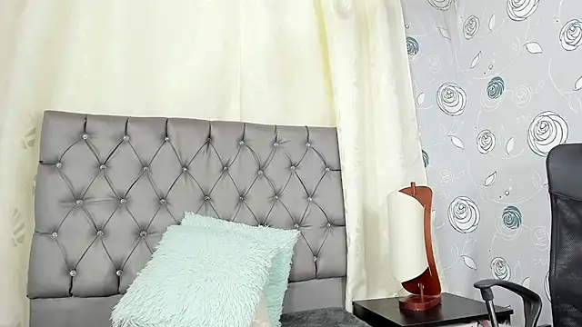 luna evaa online show from March 18, 2025, 5:42 pm