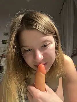 kimczii online show from December 23, 2025, 7:17 am