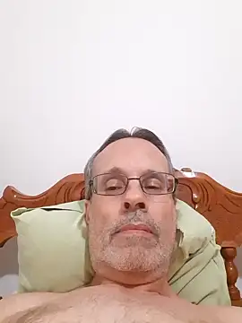 luiz303030 online show from November 1, 2025, 5:20 am