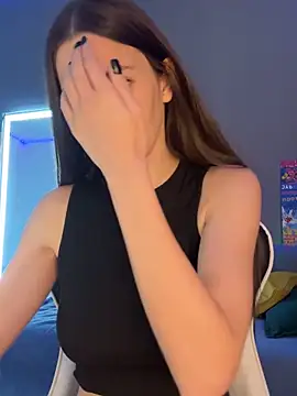 julia fly online show from January 28, 2025, 12:11 pm