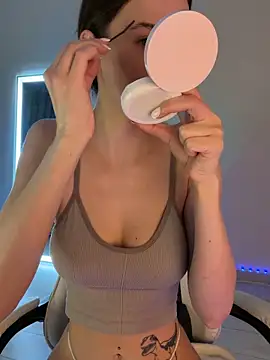 julia fly online show from March 20, 2026, 10:20 am