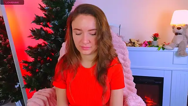 Snapshot of ___Emily___ chatting on December 25, 2024, 7:24 am Emily online show from December 25, 2024, 7:24 am