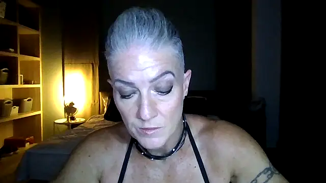 Snapshot of Devon2020 chatting on November 5, 2025, 11:43 am Devon2020 online show from November 5, 2025, 11:43 am