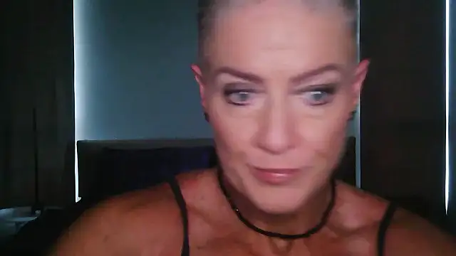 Snapshot of Devon2020 chatting on November 20, 2025, 9:09 am Devon2020 online show from November 20, 2025, 9:09 am