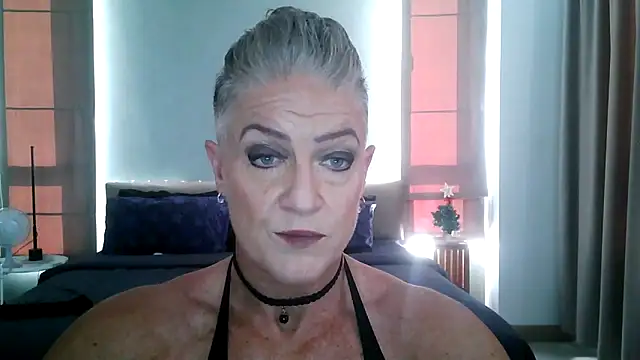 Snapshot of Devon2020 chatting on December 18, 2025, 9:15 am Devon2020 online show from December 18, 2025, 9:15 am