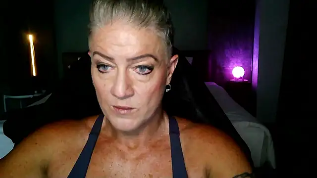 Snapshot of Devon2020 chatting on January 7, 2026, 12:07 pm Devon2020 online show from January 7, 2026, 12:07 pm