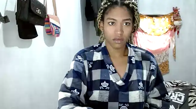 angelamarie1 online show from February 6, 2025, 12:26 pm